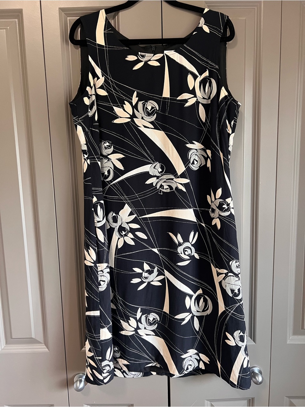 Sleeveless Black Floral-Print Midi Dress in White Accent